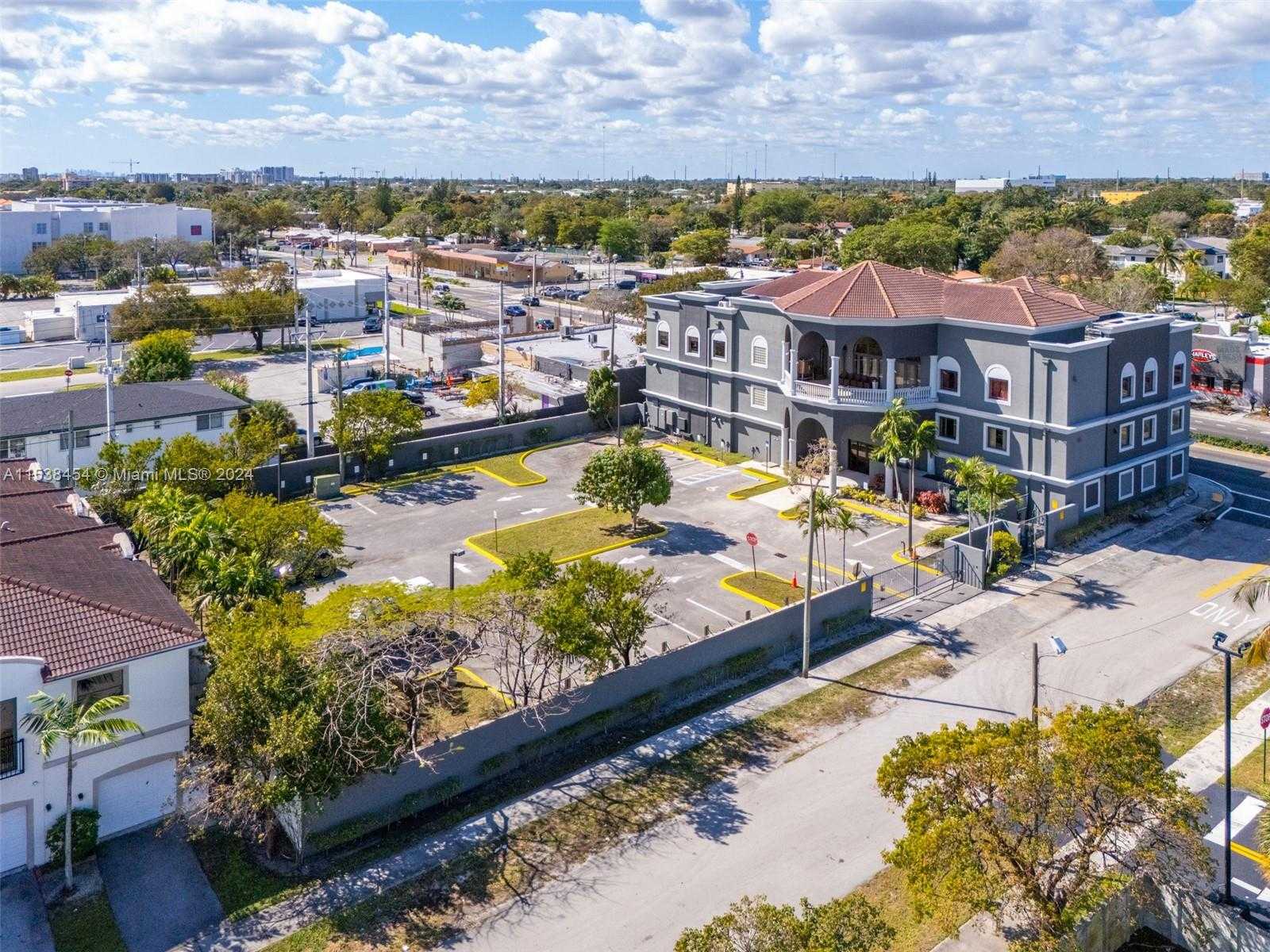Small Image of 2227 NORTH FEDERAL HWY, Hollywood Number 41
