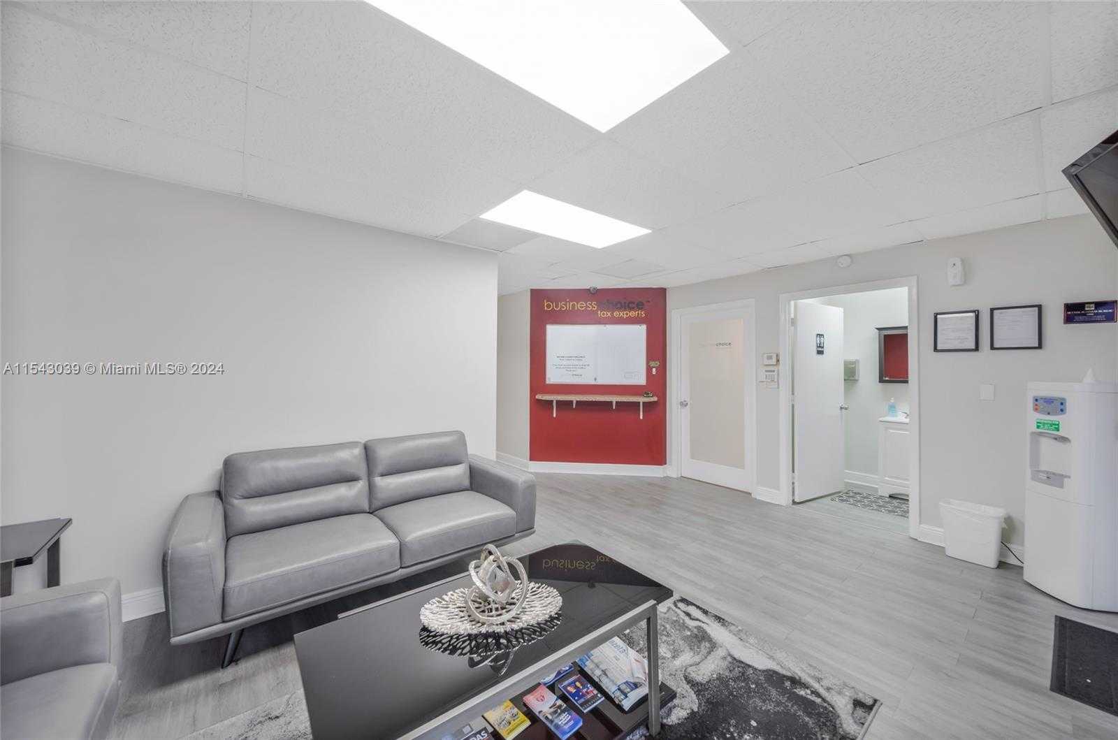 Small Image of 1369 EAST SAMPLE RD, Pompano Beach Number 10