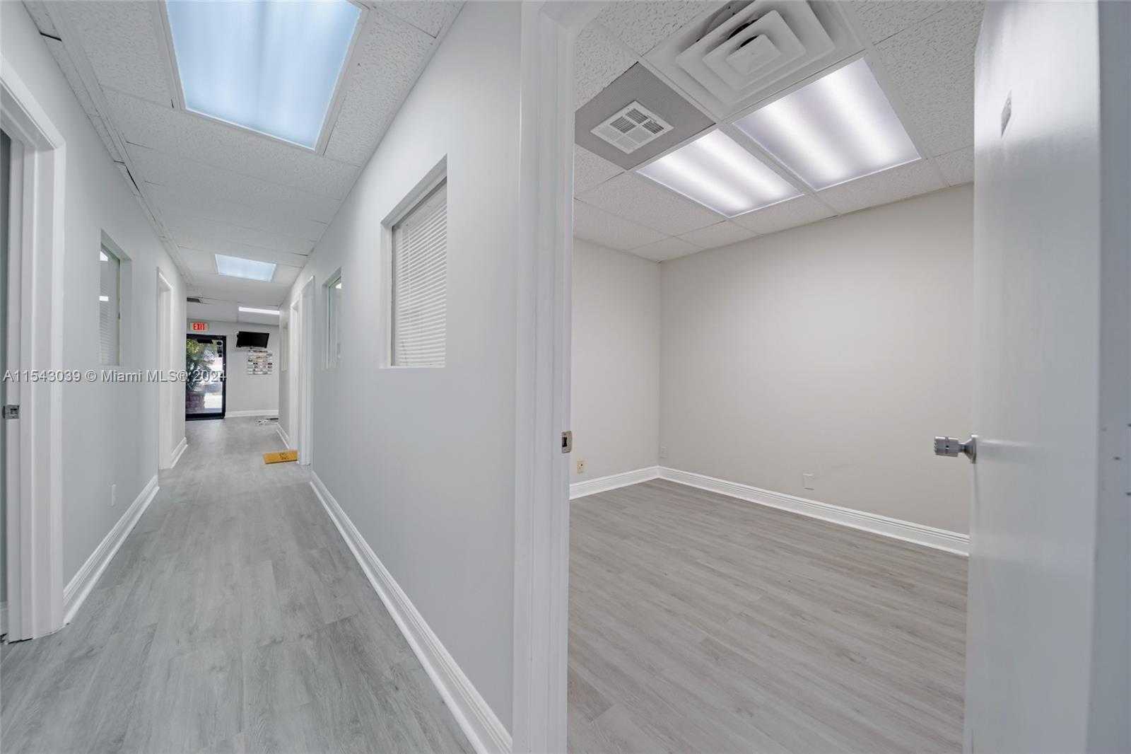 Small Image of 1369 EAST SAMPLE RD, Pompano Beach Number 15