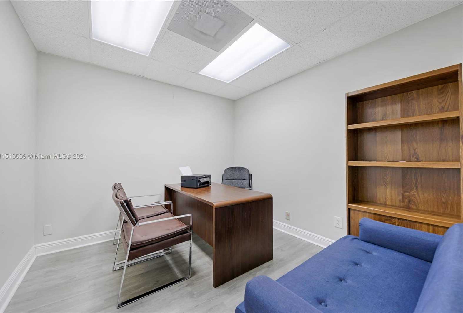 Small Image of 1369 EAST SAMPLE RD, Pompano Beach Number 17
