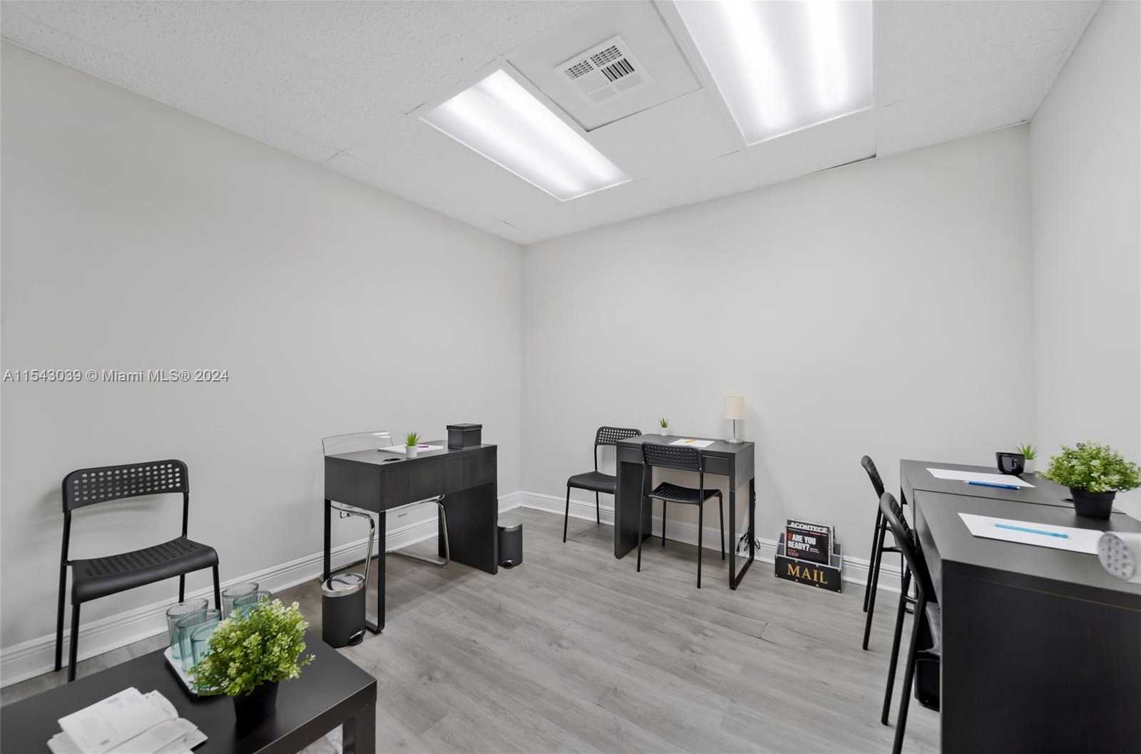 Small Image of 1369 EAST SAMPLE RD, Pompano Beach Number 20