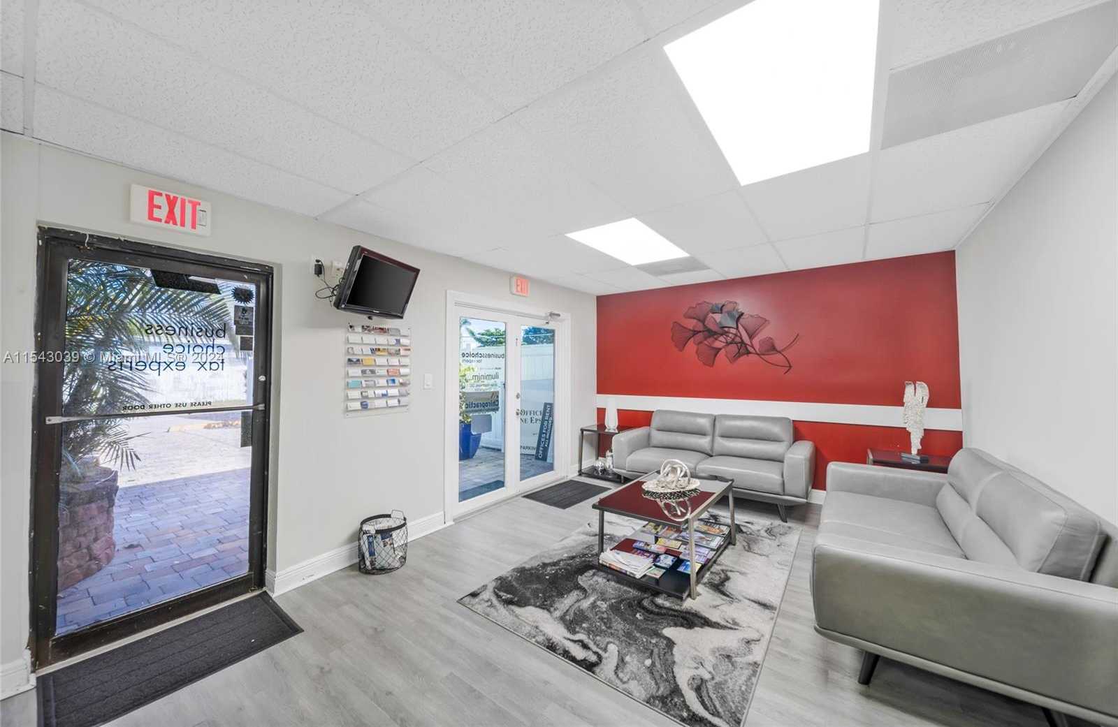 Small Image of 1369 EAST SAMPLE RD, Pompano Beach Number 9