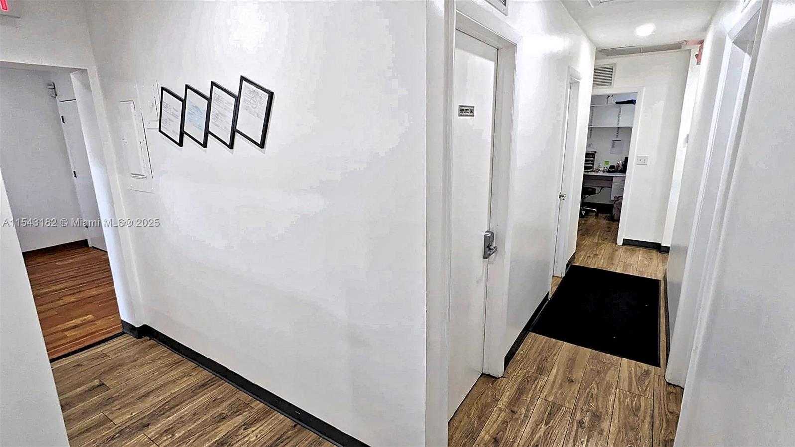 Small Image of 7050 TAFT ST, Hollywood Number 14