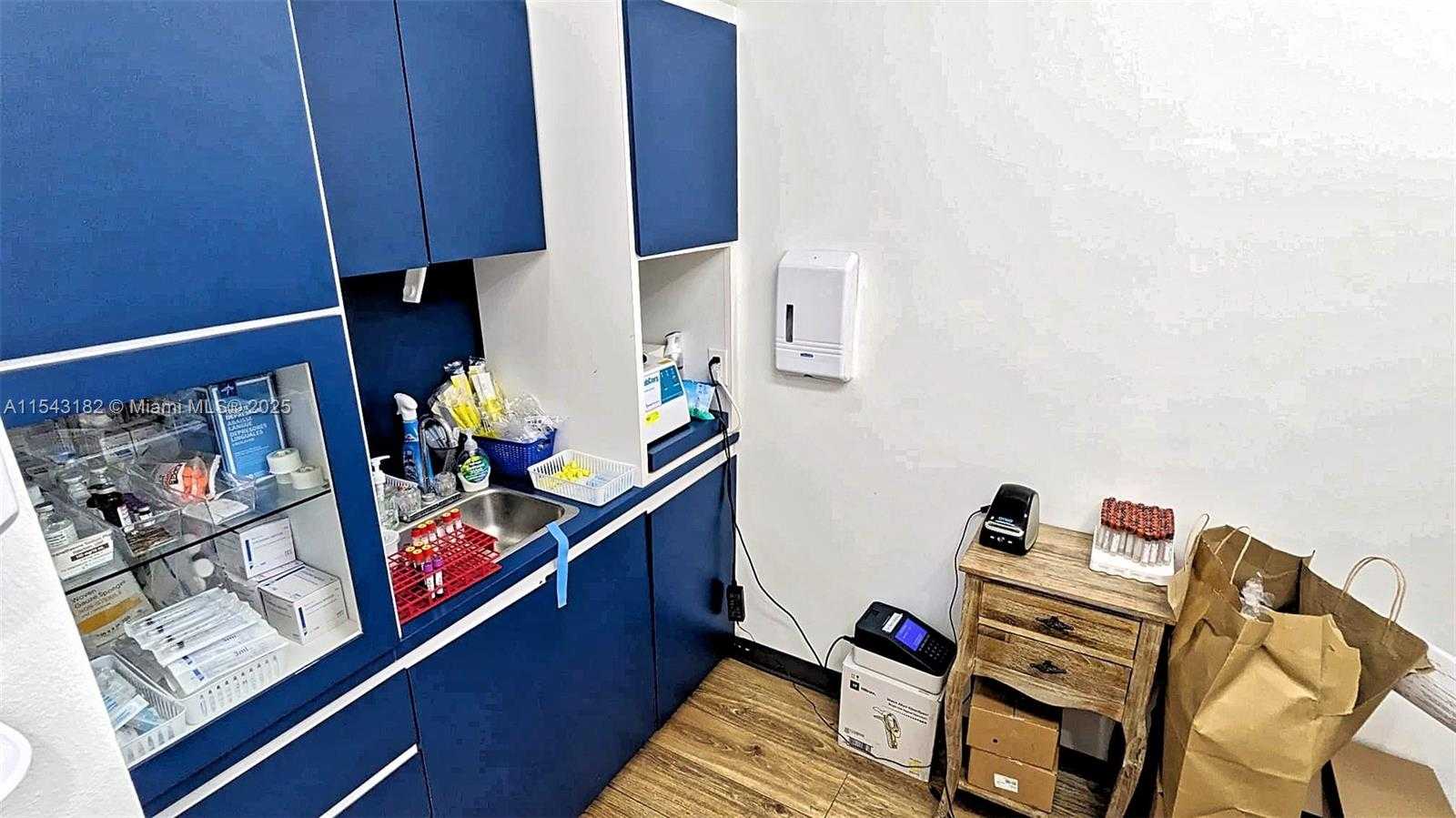 Small Image of 7050 TAFT ST, Hollywood Number 19