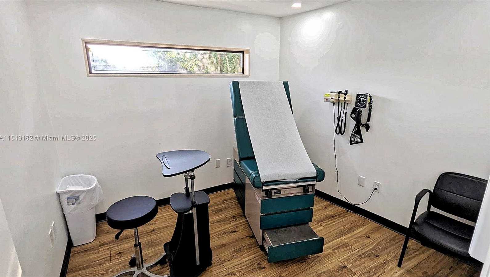 Small Image of 7050 TAFT ST, Hollywood Number 27