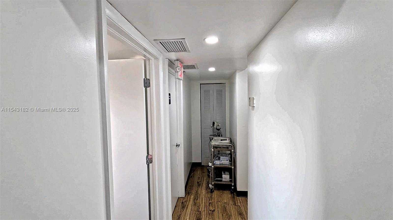 Small Image of 7050 TAFT ST, Hollywood Number 30