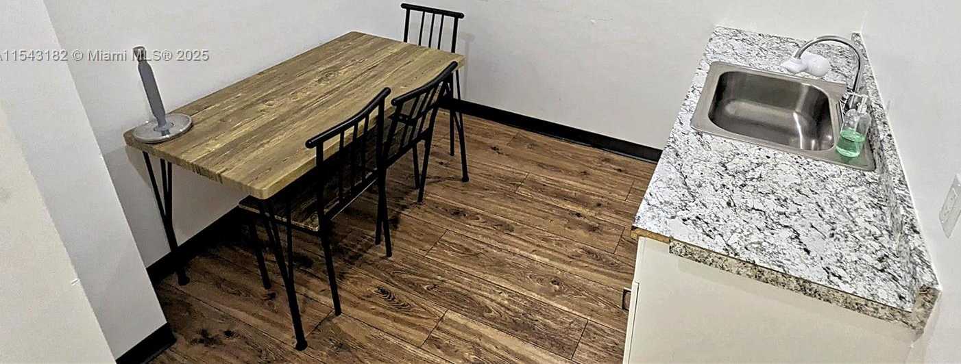 Small Image of 7050 TAFT ST, Hollywood Number 40