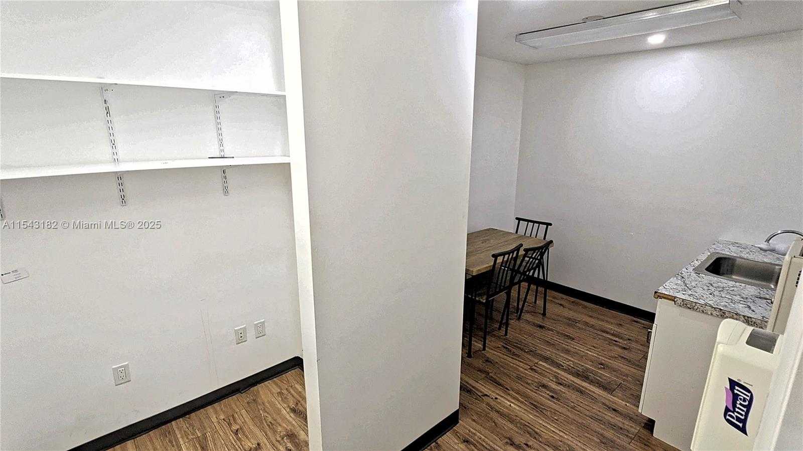 Small Image of 7050 TAFT ST, Hollywood Number 41