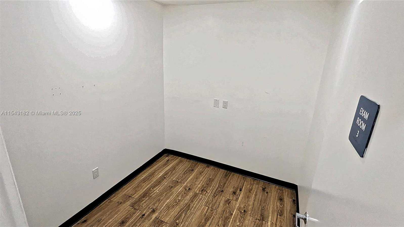 Small Image of 7050 TAFT ST, Hollywood Number 47