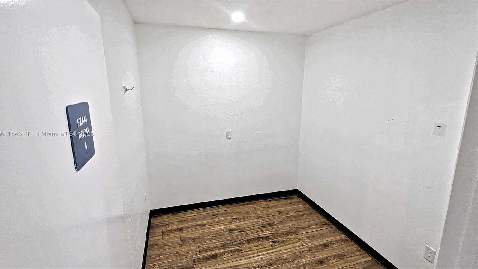 Small Image of 7050 TAFT ST, Hollywood Number 48