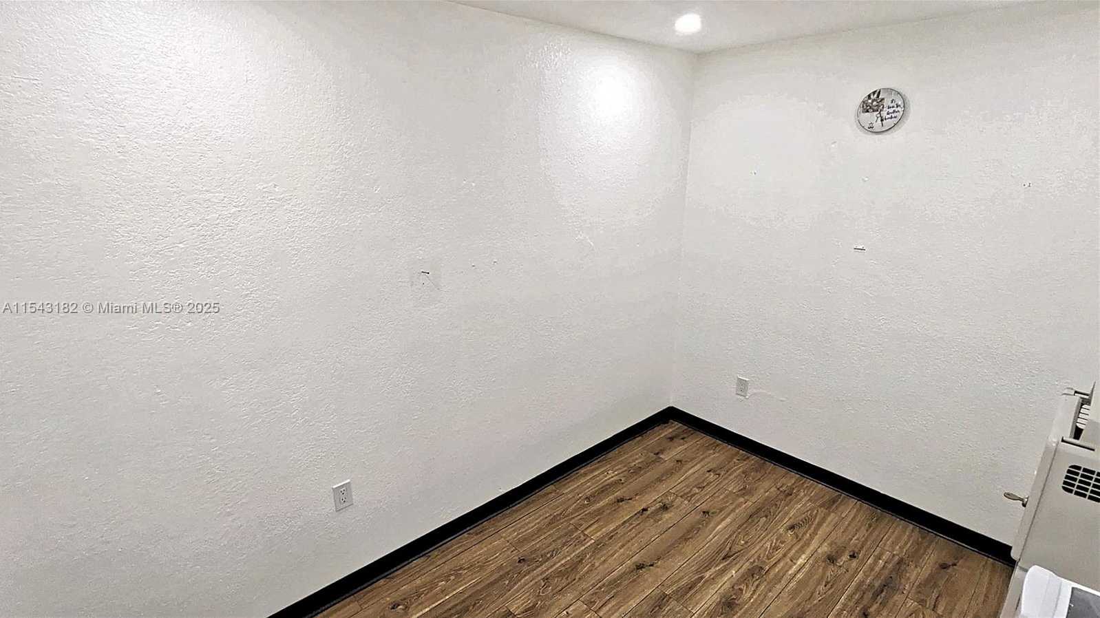 Small Image of 7050 TAFT ST, Hollywood Number 49