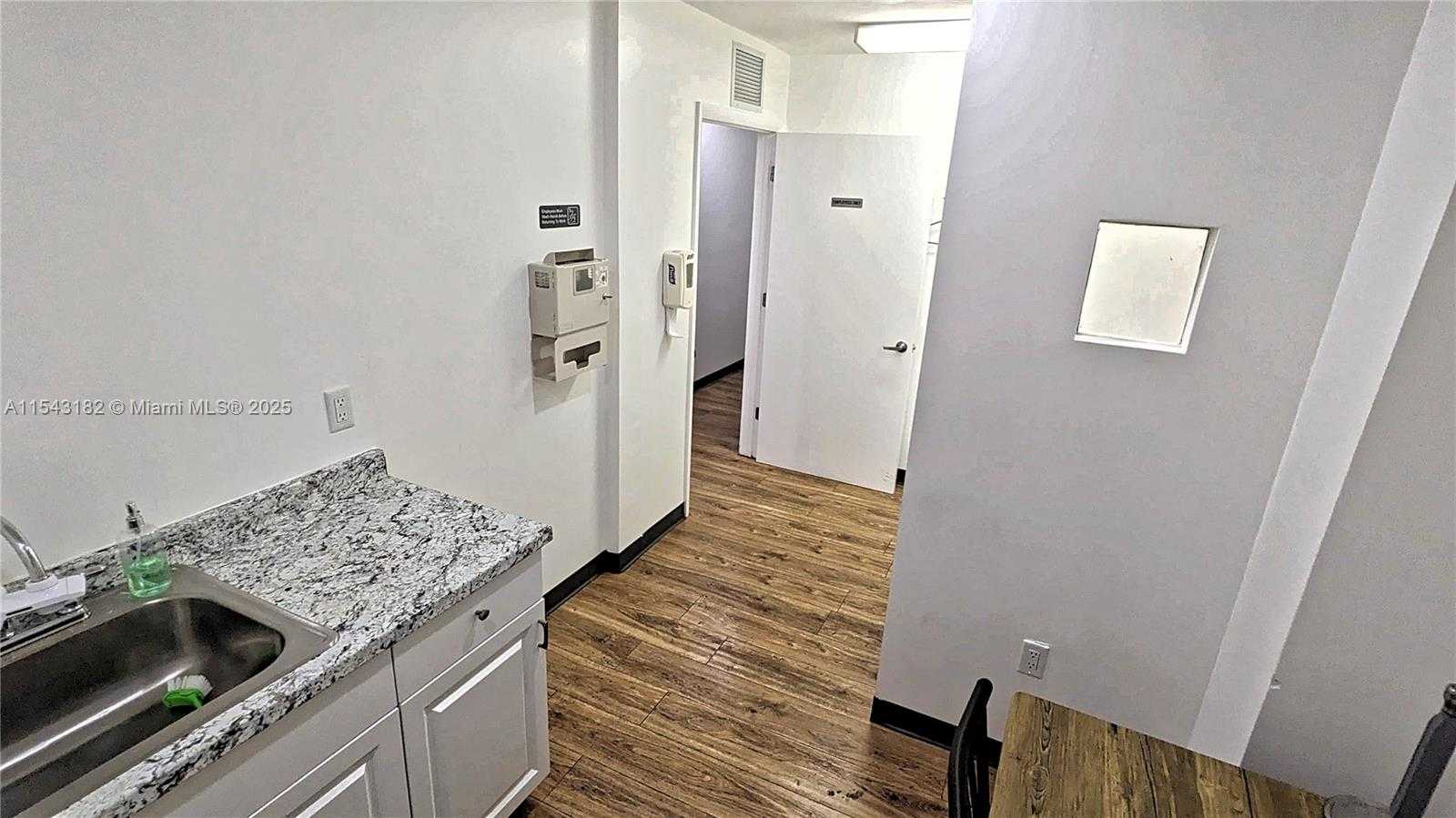 Small Image of 7050 TAFT ST, Hollywood Number 52