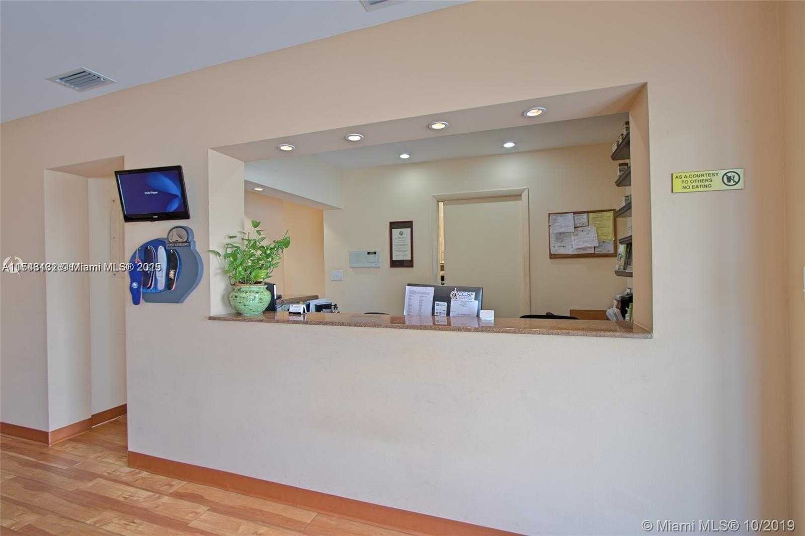 Small Image of 7050 TAFT ST, Hollywood Number 6