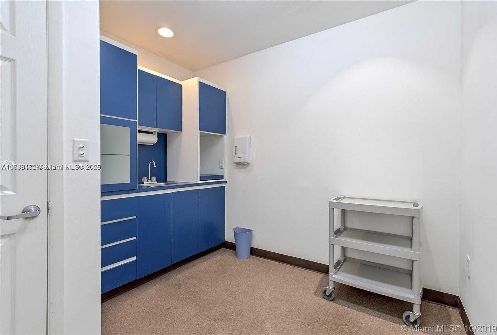 Small Image of 7050 TAFT ST, Hollywood Number 8