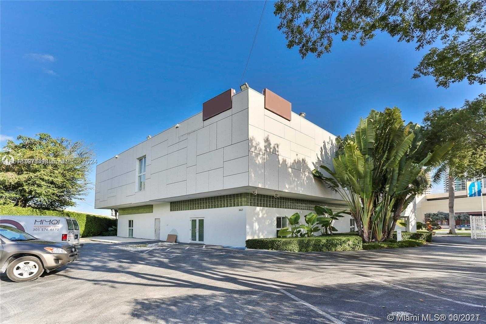 Small Image of 3621 NORTH EAST MIAMI CT, Miami Number 5