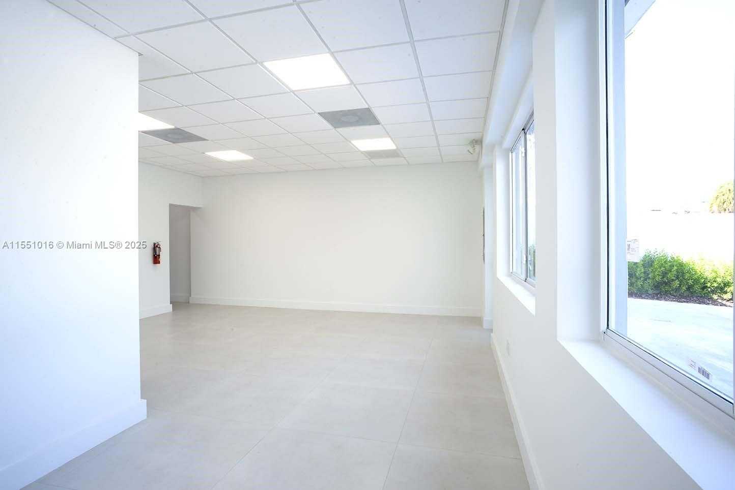Small Image of 7744 NORTH WEST 6TH CT, Miami Number 5