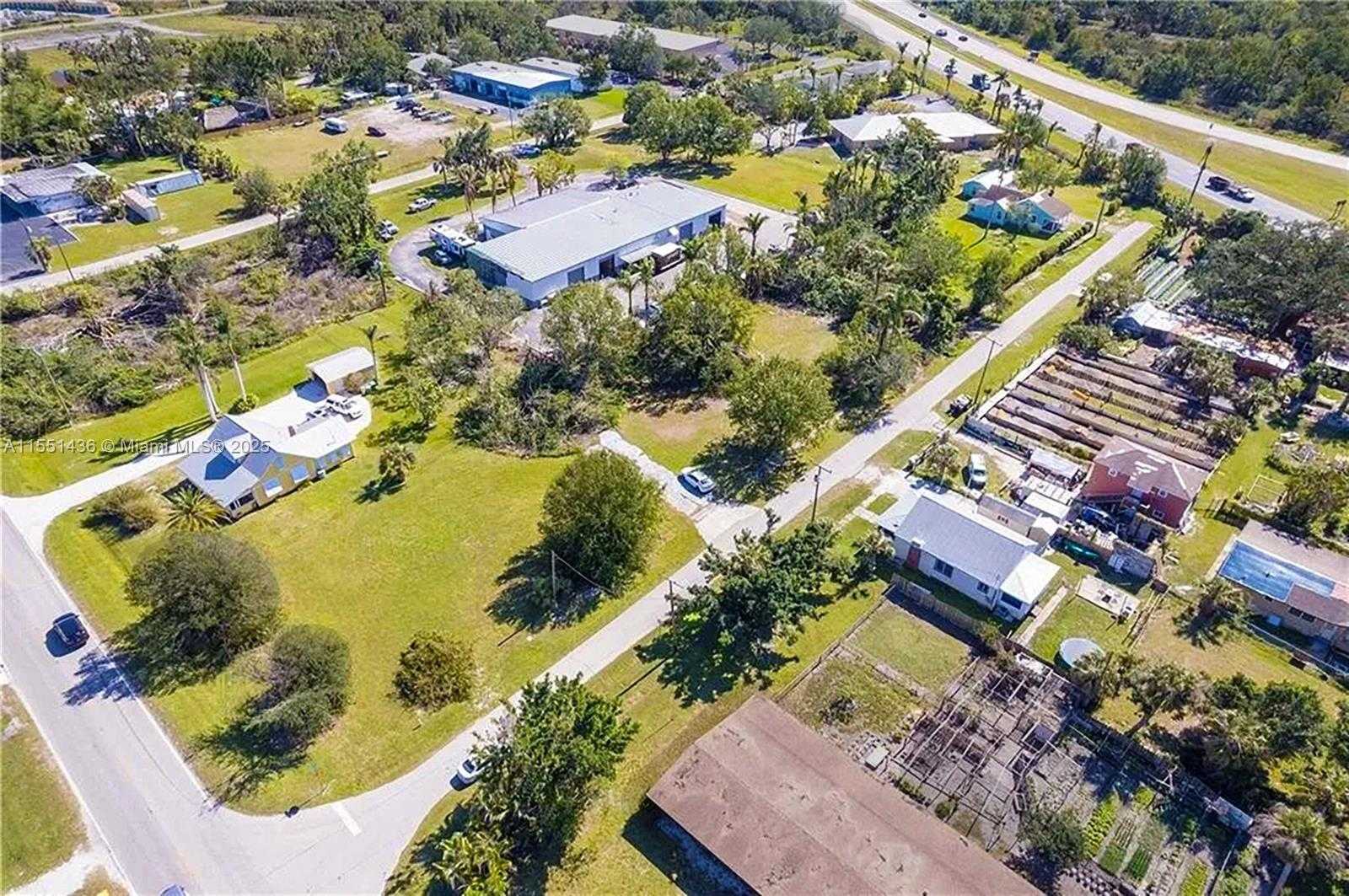 Small Image of 514 SOLANA LOOP, Punta Gorda Number 12