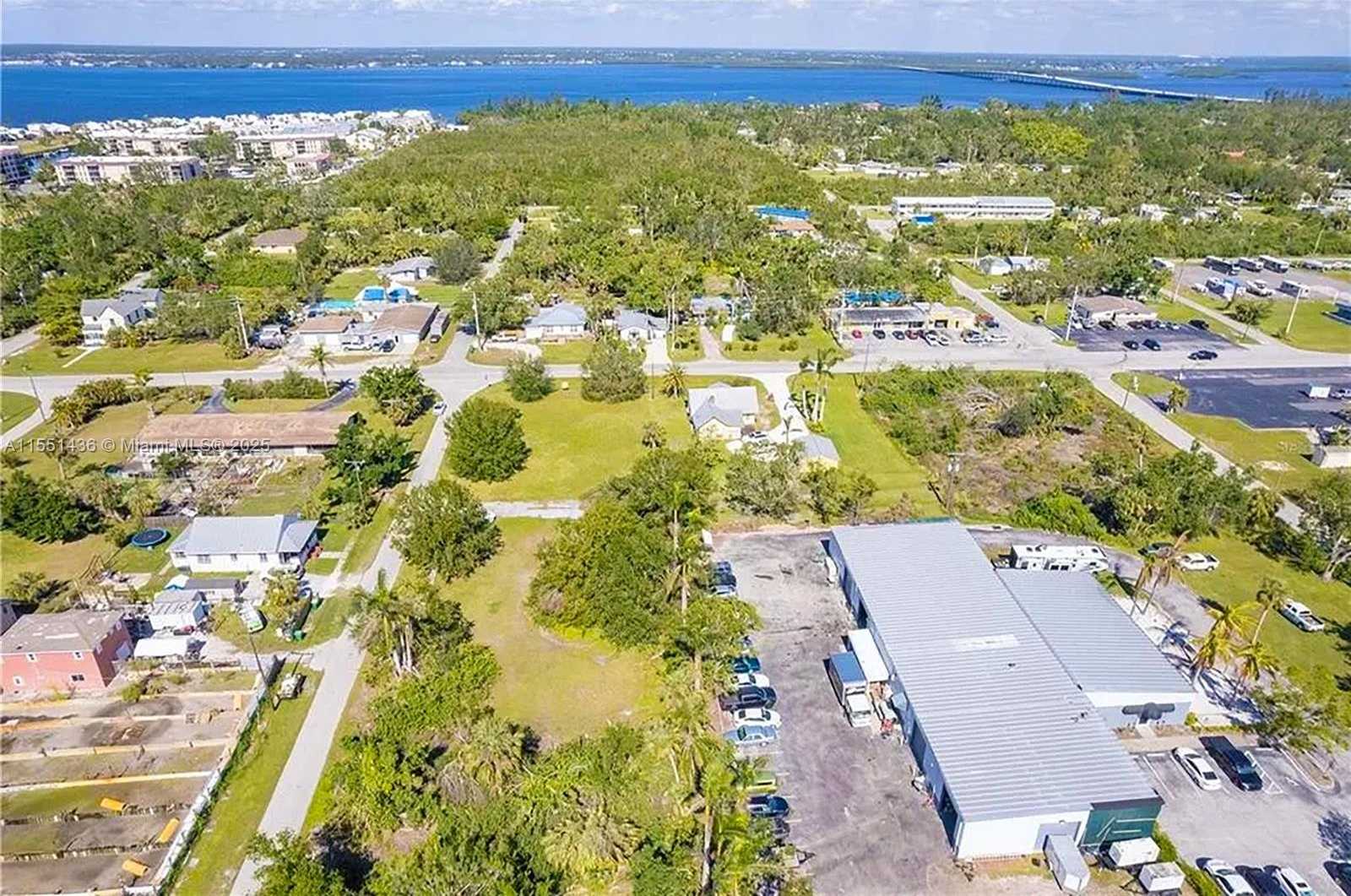 Small Image of 514 SOLANA LOOP, Punta Gorda Number 7