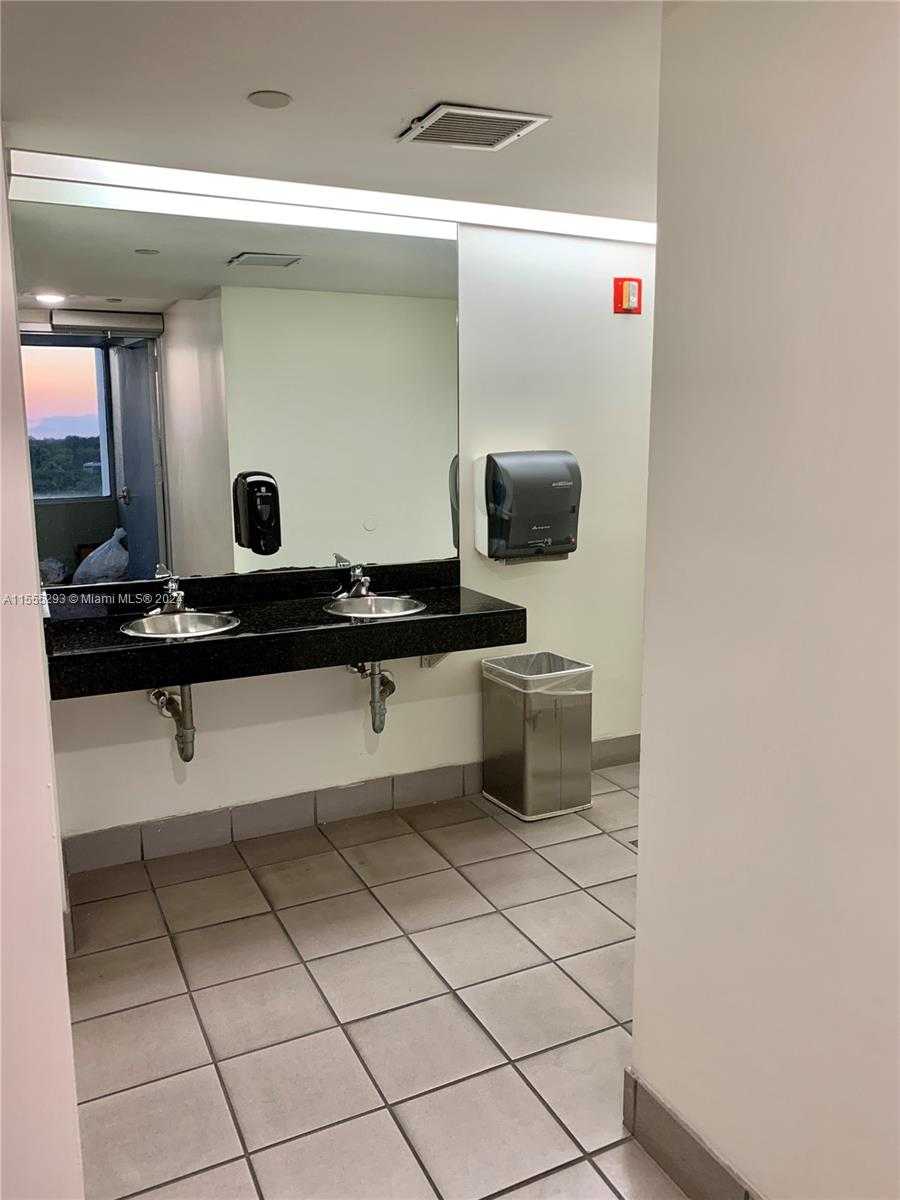 Small Image of 4770 BISCAYNE BLVD #680, Miami Number 11