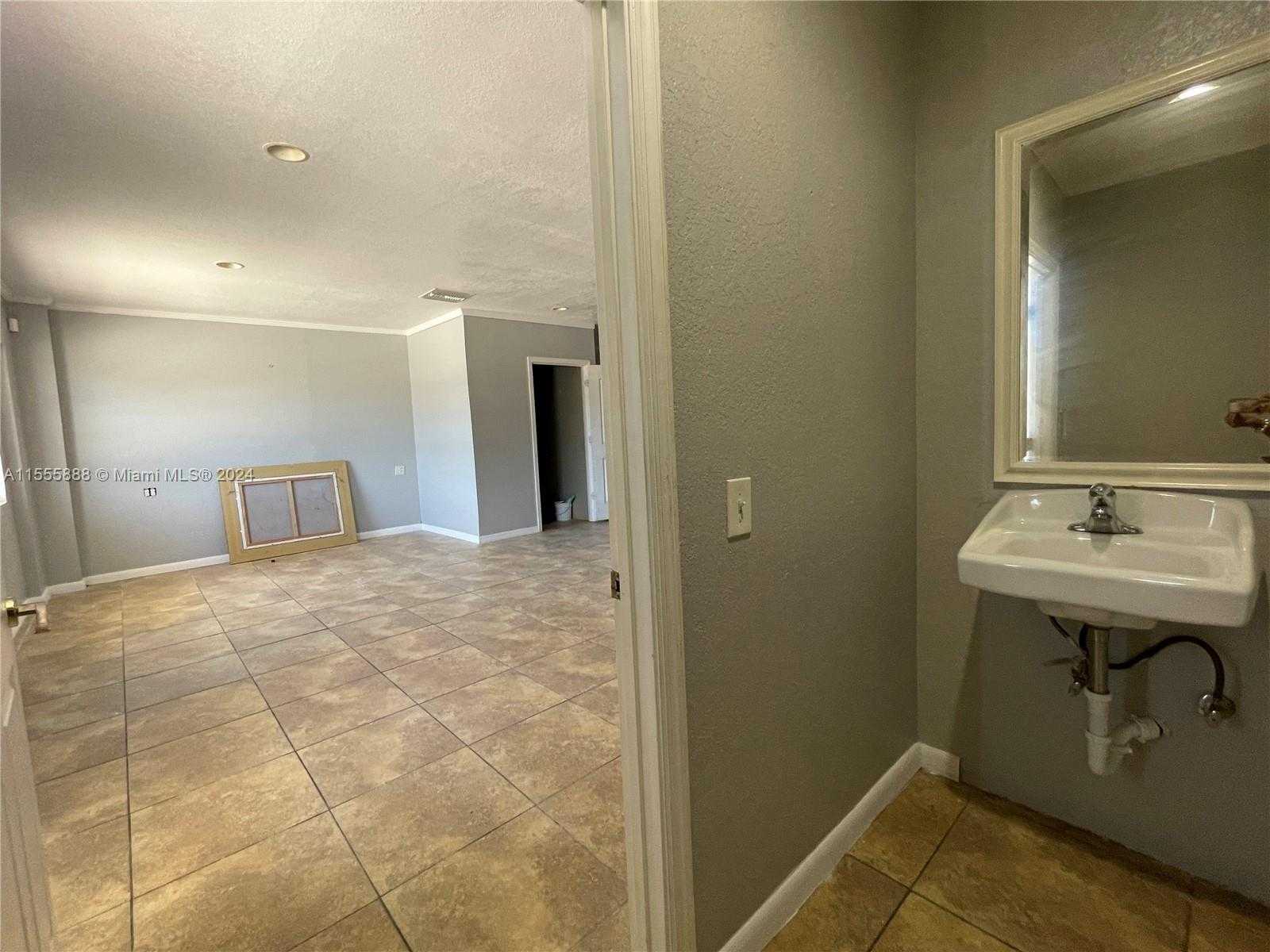 Small Image of 225 EAST VENTURA AVE, Clewiston Number 38