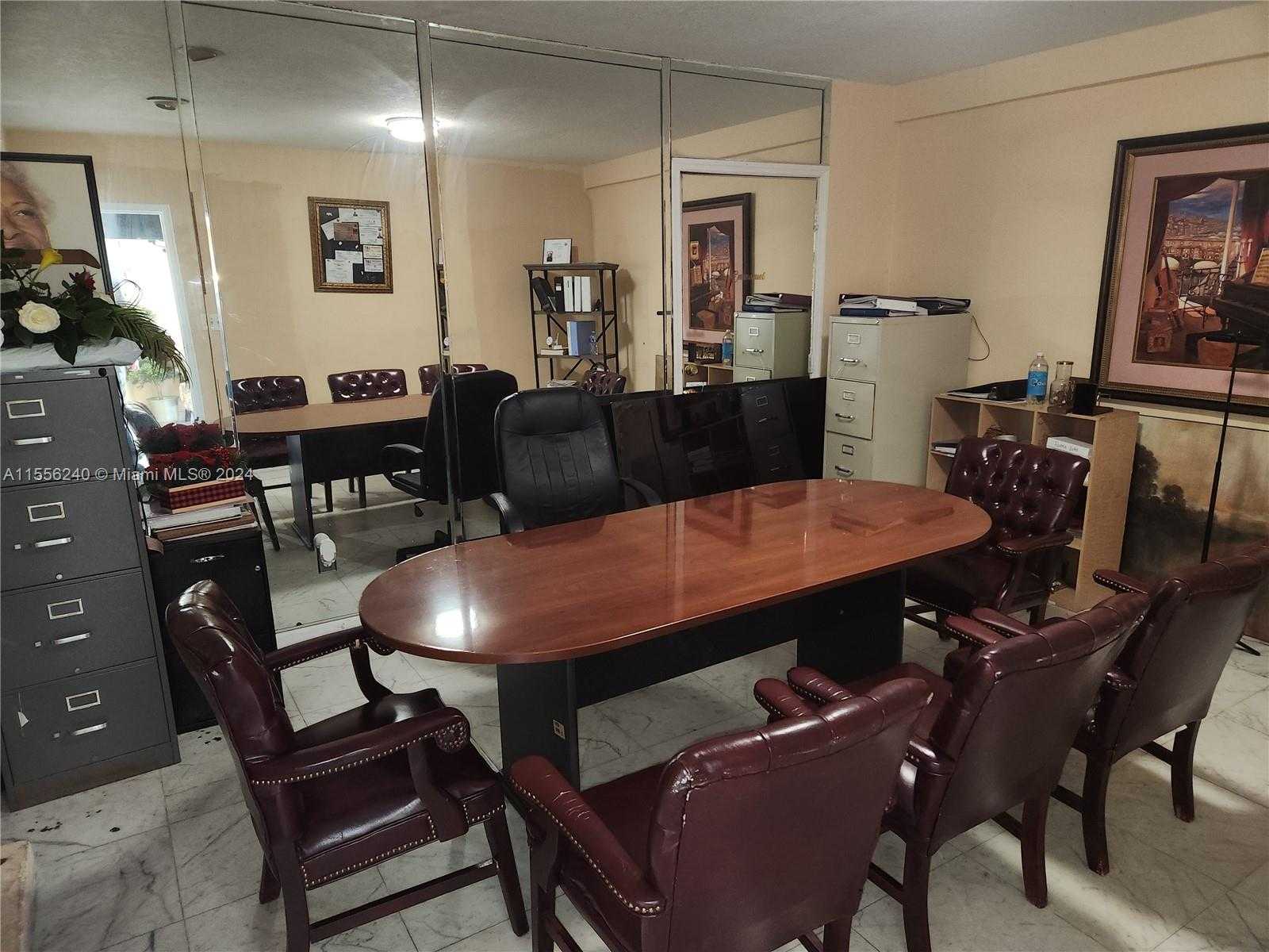 Small Image of 14300 WEST DIXIE HWY, North Miami Number 6
