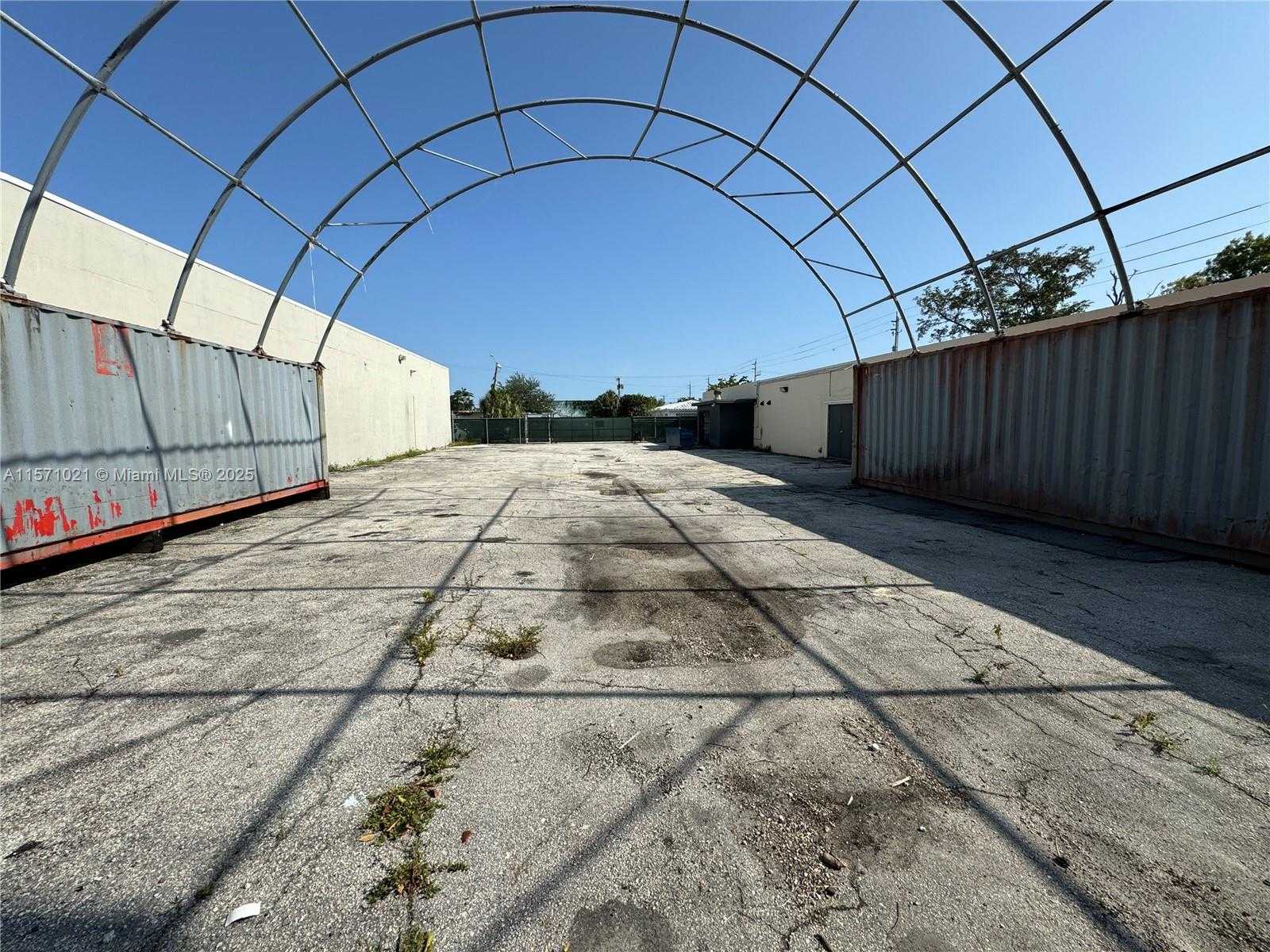 Small Image of 2216 NORTH 20TH AVE, Hollywood Number 13