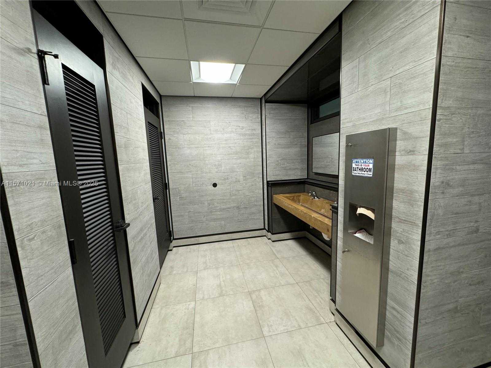 Small Image of 2216 NORTH 20TH AVE, Hollywood Number 4