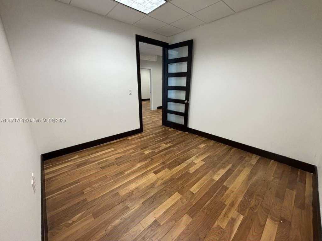 Small Image of 175 SOUTH WEST 7TH ST #1512 & 1511, Miami Number 8