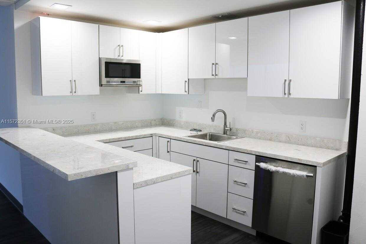 Small Image of 14261 COMMERCE WAY #100, Miami Lakes Number 13