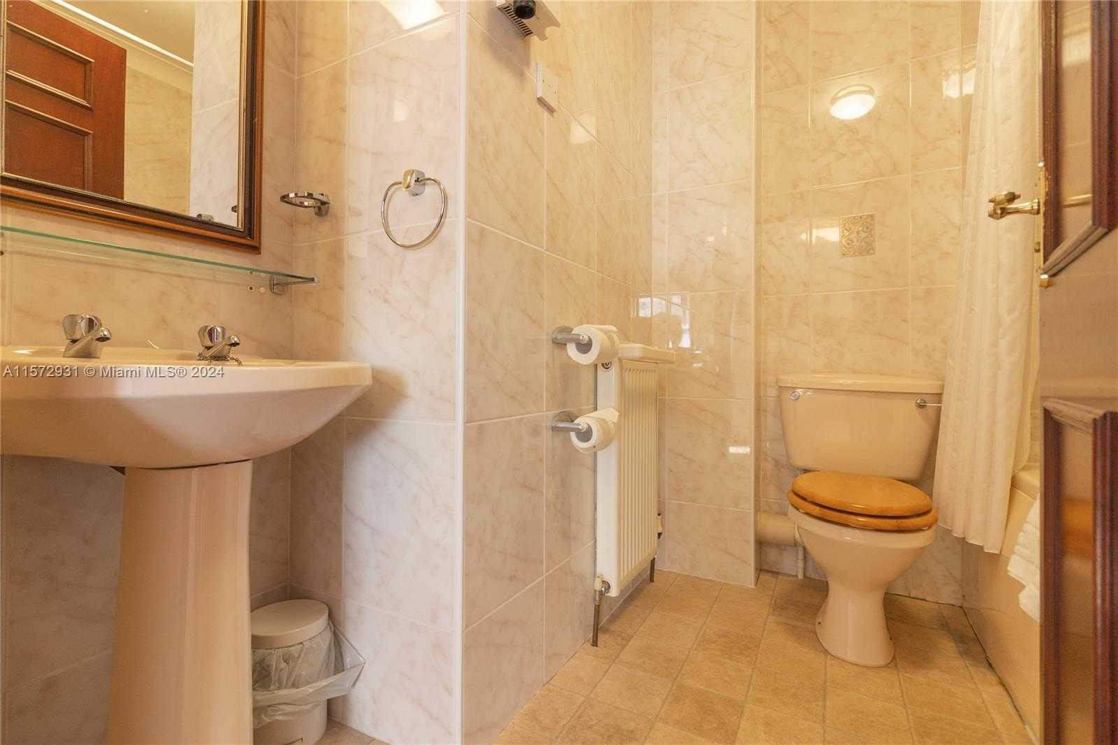 Small Image of 1PY TAIN, HIGHLAND SCOTLAND, Out of City Number 23