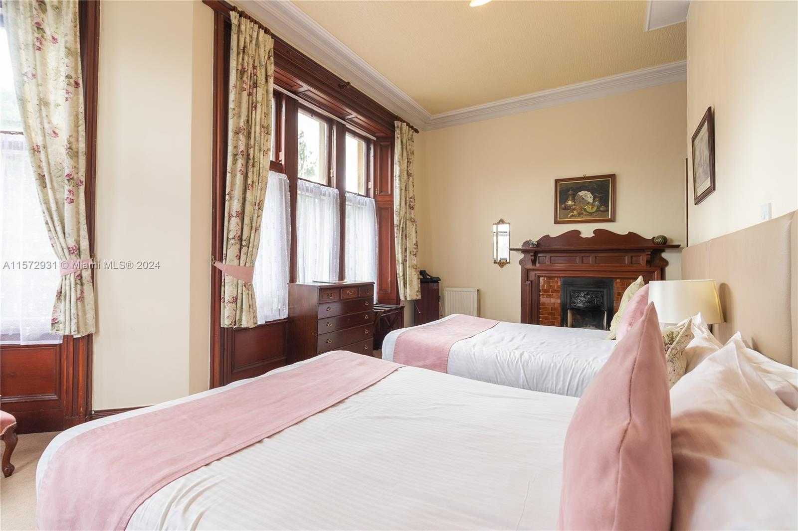 Small Image of 1PY TAIN, HIGHLAND SCOTLAND, Out of City Number 27