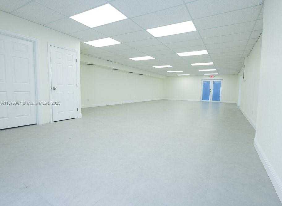 Small Image of 5232 PEMBROKE RD, West Park Number 13
