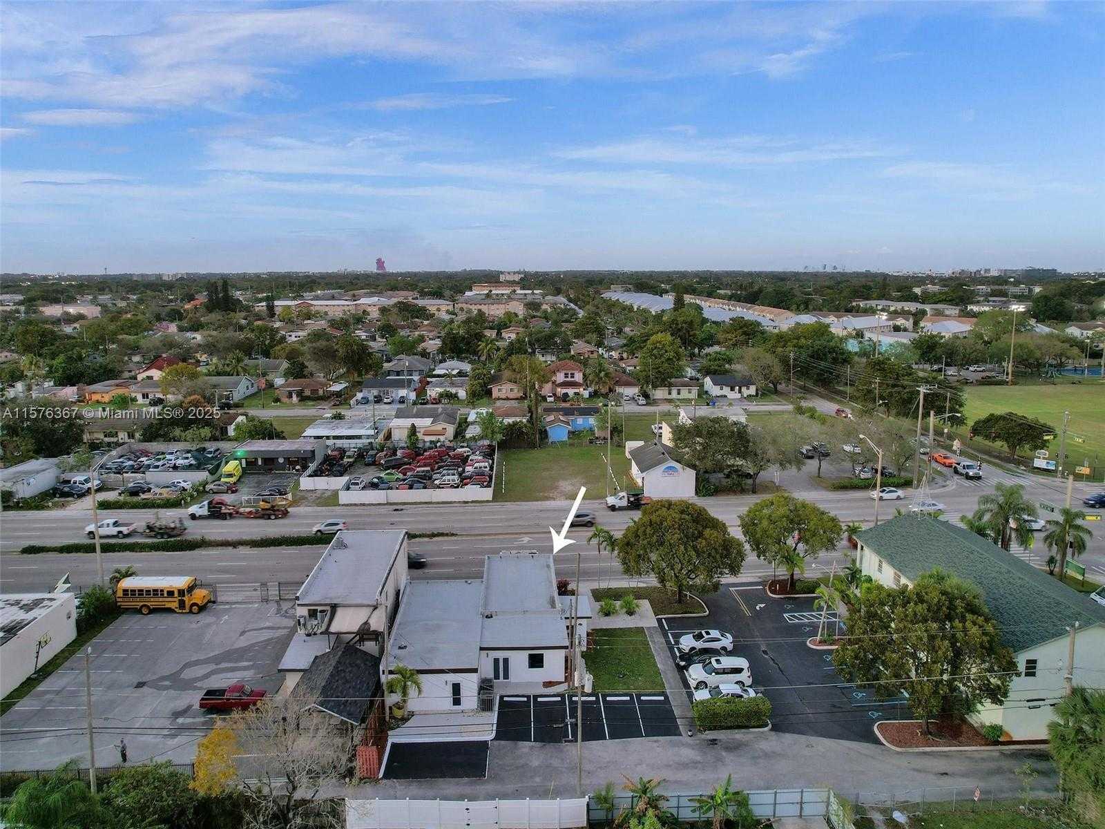 Small Image of 5232 PEMBROKE RD, West Park Number 23