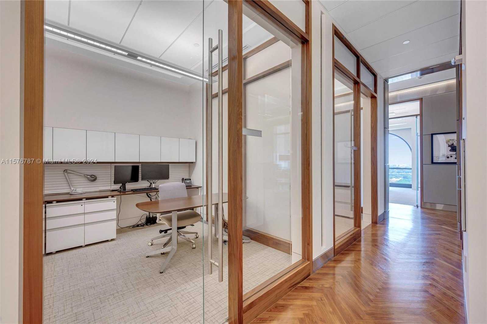Small Image of 2020 PONCE DE LEON BLVD #PH-A1, Coral Gables Number 37