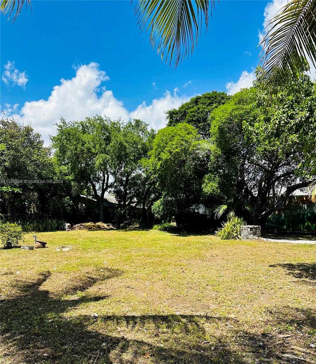 Small Image of 5804 NORTH EAST 2ND AVE, Miami Number 2