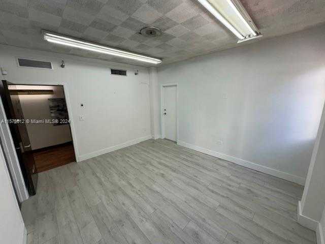 Small Image of 7100 BISCAYNE BLVD, Miami Number 5