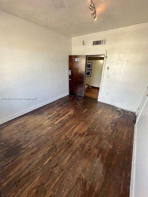 Small Image of 7100 BISCAYNE BLVD, Miami Number 7