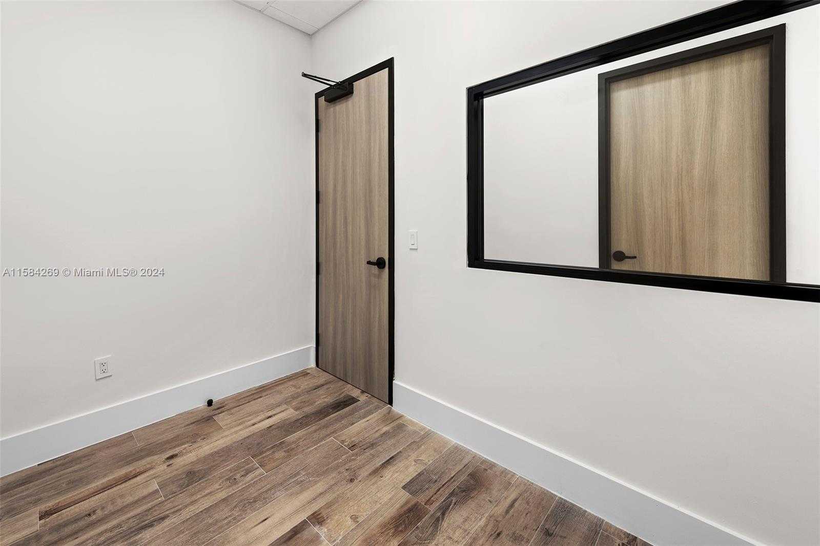 Small Image of 1930 NORTH 30TH ROAD #Suite 5, Hollywood Number 12