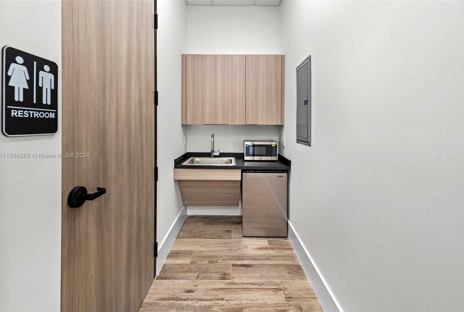 Small Image of 1930 NORTH 30TH ROAD #Suite 5, Hollywood Number 14