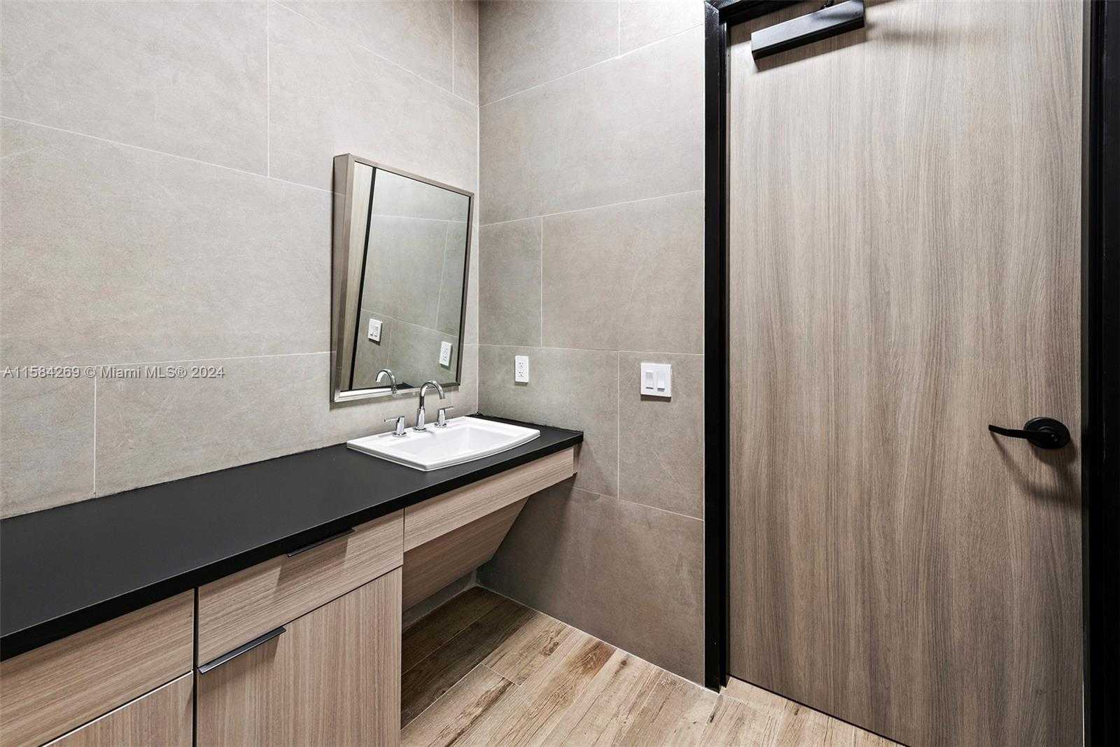 Small Image of 1930 NORTH 30TH ROAD #Suite 5, Hollywood Number 16