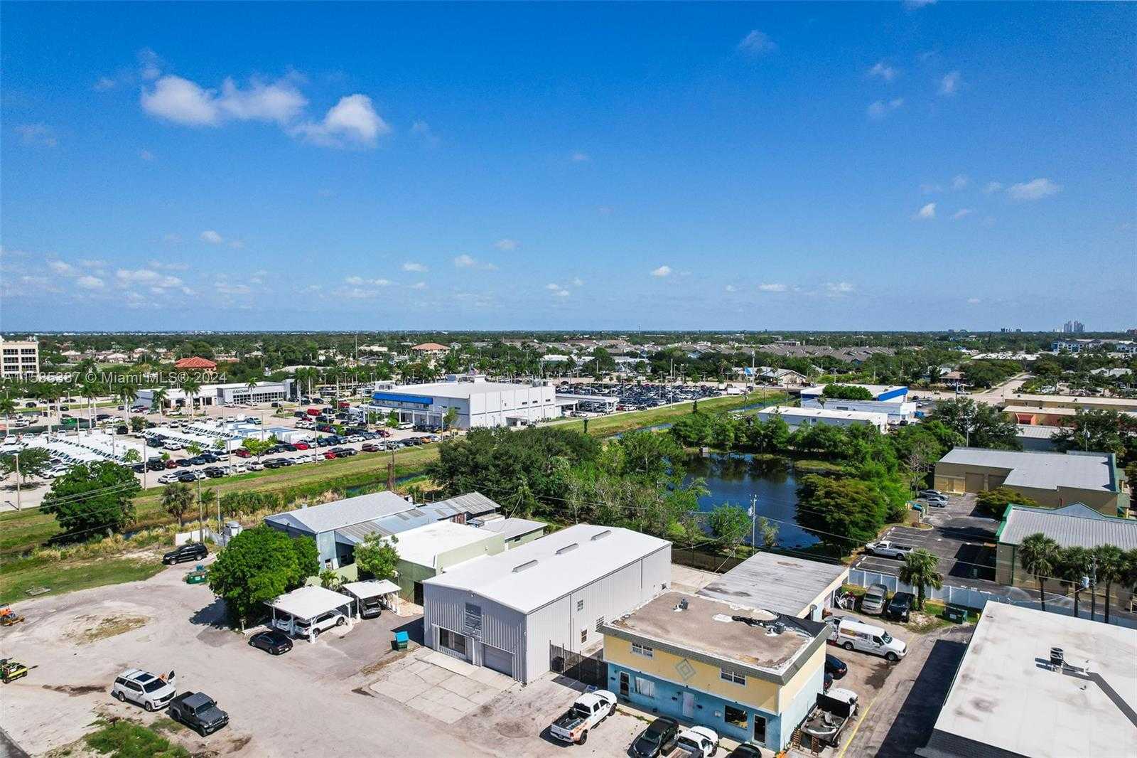 Small Image of 1911 DANA DR, Fort Myers Number 41
