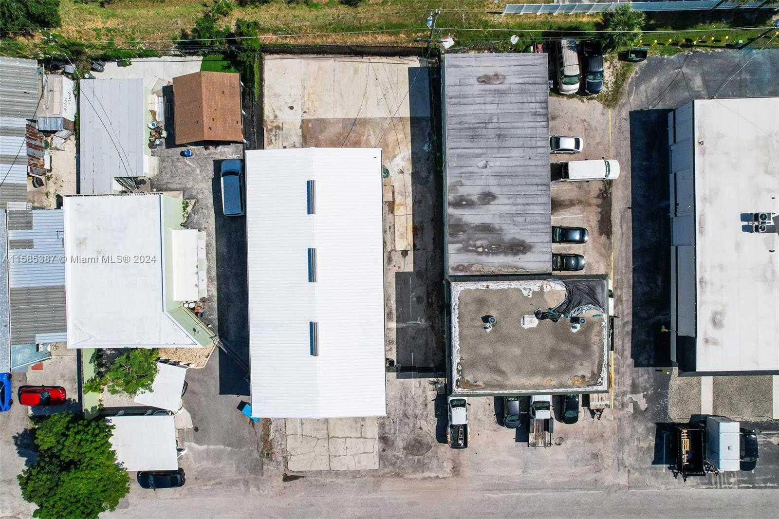 Small Image of 1911 DANA DR, Fort Myers Number 53