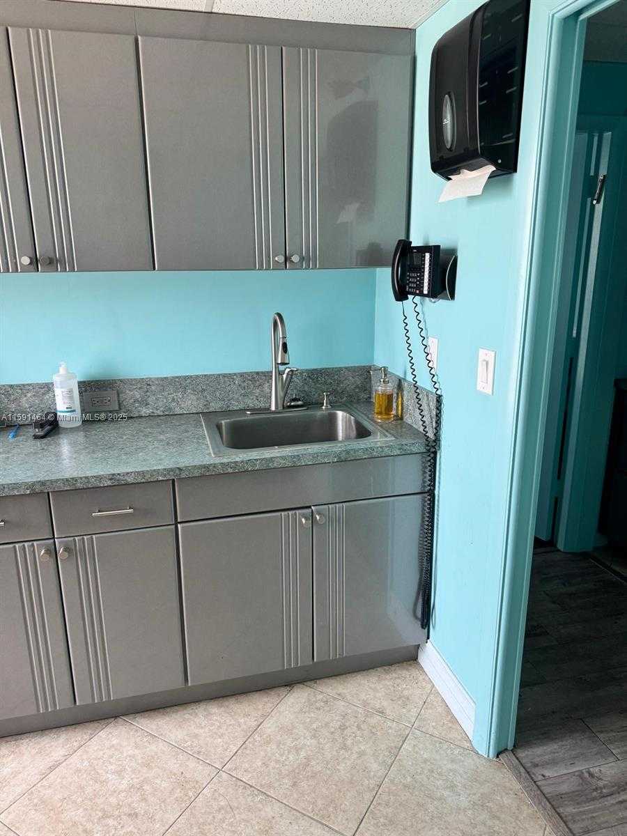 Small Image of 1720 HARRISON ST #8C, Hollywood Number 18