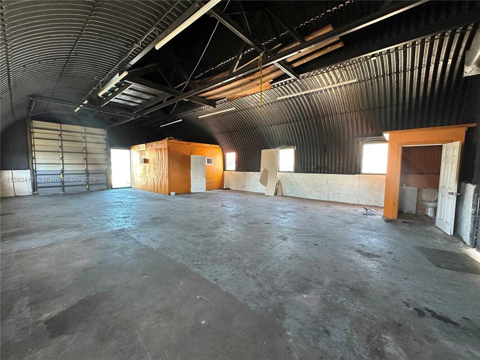 Small Image of 2012 NORTH DIXIE HWY, Hollywood Number 9
