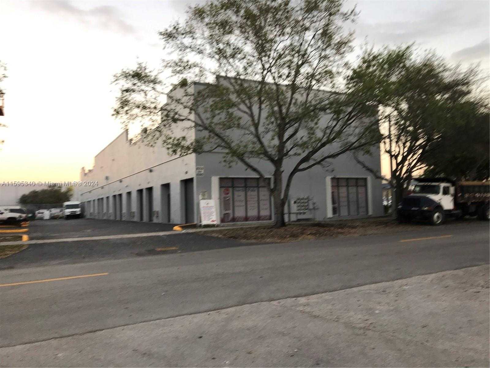 Small Image of 2562 W 84th St, Hialeah, FL 33016, USA Number 5