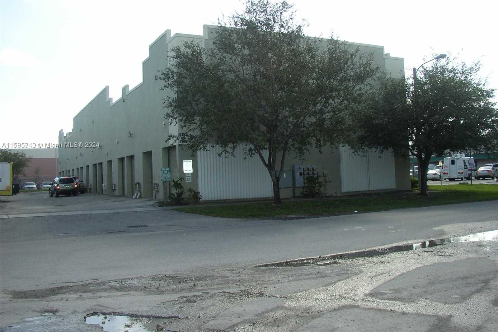 Small Image of 2562 W 84th St, Hialeah, FL 33016, USA Number 7