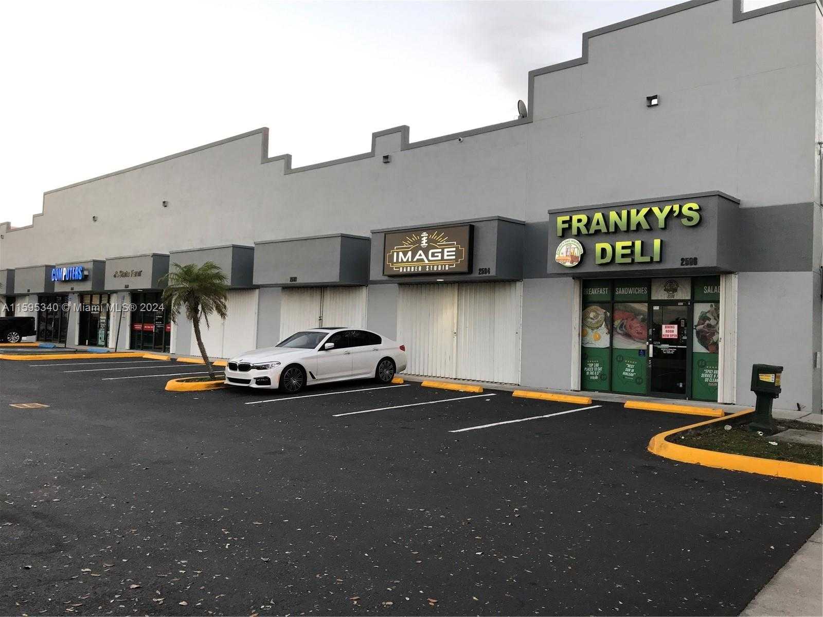 Small Image of 2562 W 84th St, Hialeah, FL 33016, USA Number 8