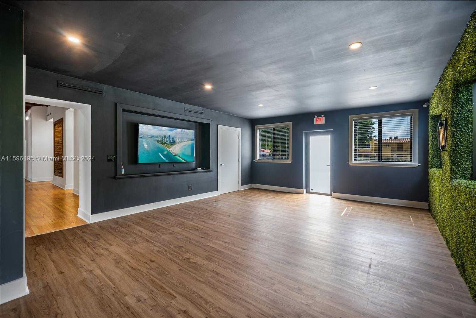 Imagen de Pequeño Objeto