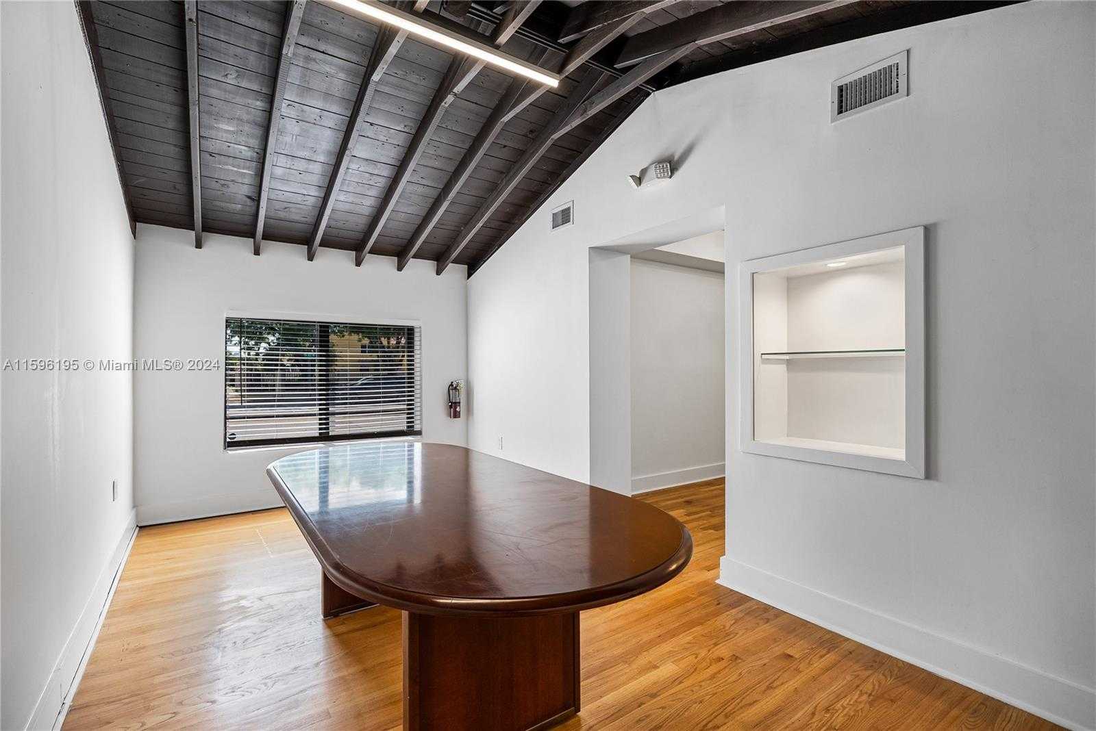 Imagen de Pequeño Objeto