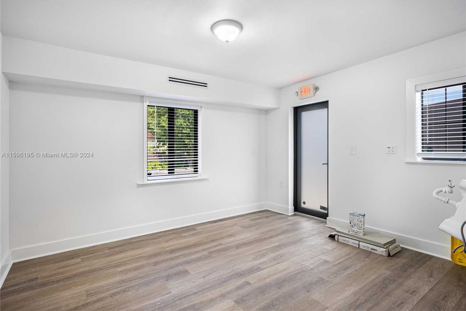 Imagen de Pequeño Objeto